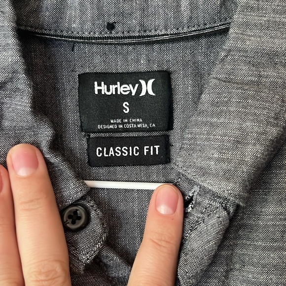 Hurley Man’s Grey Button Down S - Picture 2 of 5